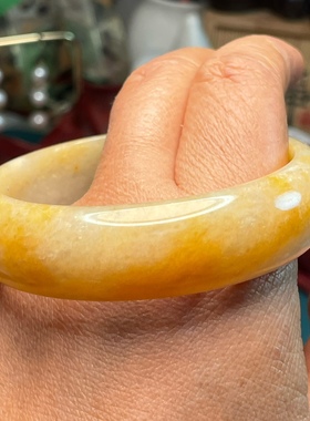 微瑕处理新疆天然金丝玉手镯地表玉石油润不发干特价不退介意慎拍