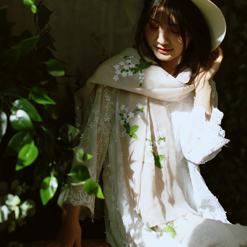 一个人的花园Mygarden小茉莉 浪漫刺绣棉麻围巾女 清新森系文艺春秋丝巾 夏季遮阳披肩2
