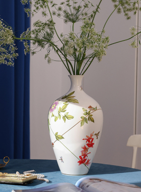 WEDGWOOD木兰芳华浮雕玉石花瓶