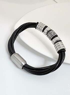 男士钛钢机车风转运珠手链高级感