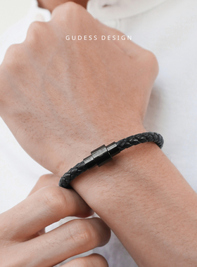 GUDESS原创黑骑士真皮编织手链百搭时尚百搭手环送男友礼品首饰