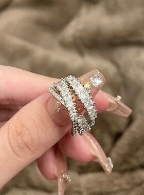 百搭小众戒指时尚白金精致轻奢