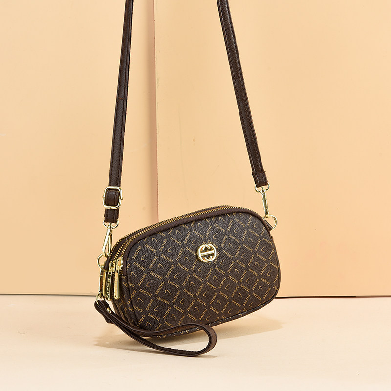 女士2022新款中年百搭斜挎妈妈包 公主情缘女士包袋