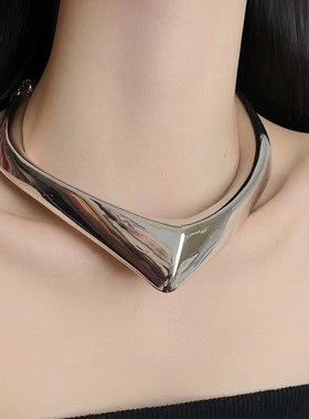 男士夸张大V心形项链个性潮流