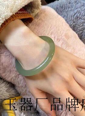精选老坑和田玉青玉深绿旺夫圆条手镯茶晴玉晴水玉手镯时尚国风女