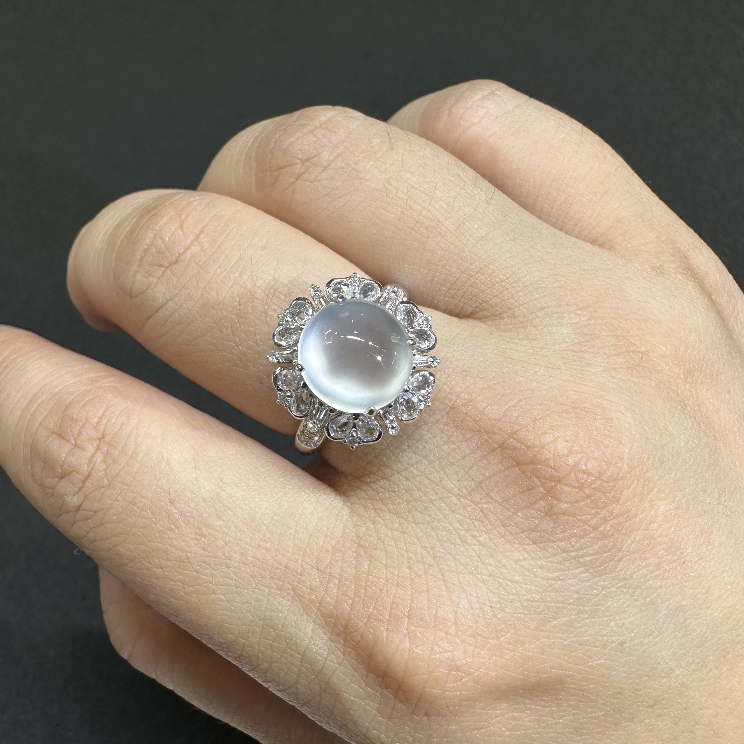 缅甸A货玻璃种白冰蛋面翡翠戒指18k金钻石起光双眼皮白蛋翡翠女戒,淘宝优惠券,粉丝福利购,淘宝优惠卷