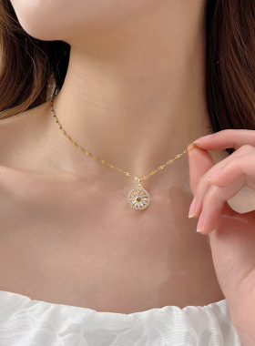 热卖同款钛钢雏菊饰品项链女百搭创意感轻奢水钻锁骨链