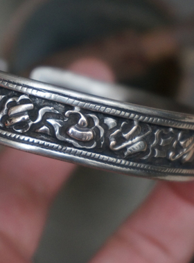 云起老银。老物件清代琴棋书画暗八仙通体满工古董老银开口手镯