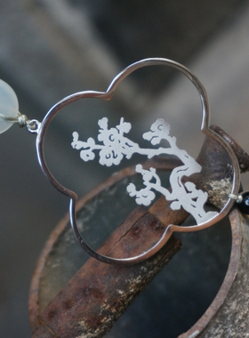 云起。梅开五福设计款纯银梅花小轩窗黑玛瑙流苏手工项链毛衣链