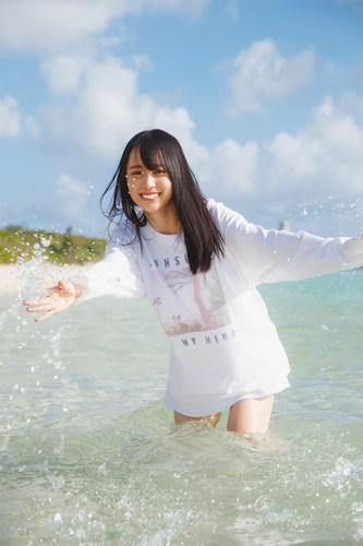 【现货】乃木坂46 贺喜遥香写真集 乃木坂46 賀喜遥香1st写真集 まっさら - 图1