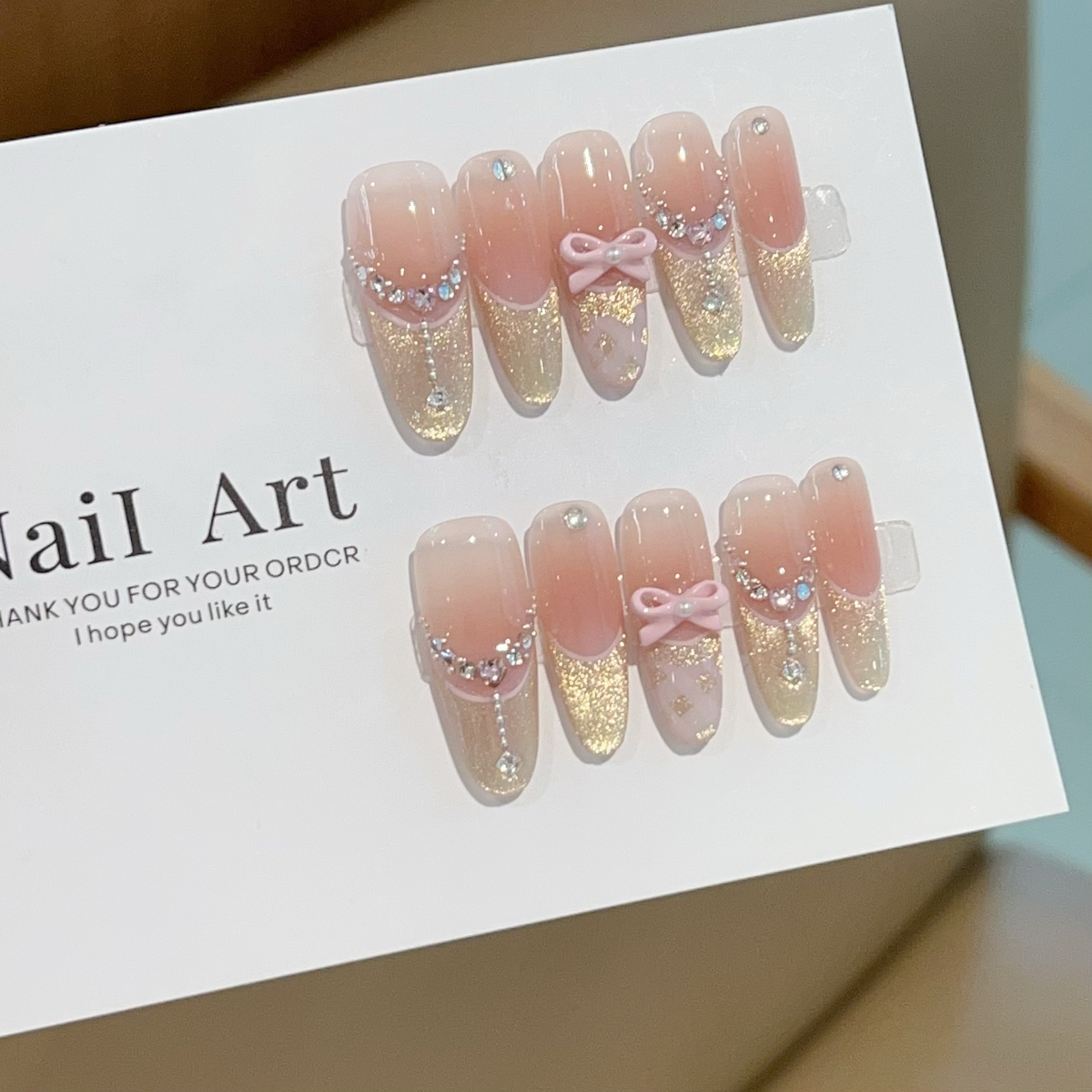 【粉晶少女】Vivian粉金猫眼法式格纹蝴蝶结纯手工穿戴甲J195款,淘宝优惠券,粉丝福利购,淘宝优惠卷