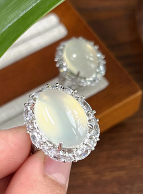 高品质冰种蛋面鸽子蛋白玉髓戒指 大颗粒 小众复古首饰送妈妈