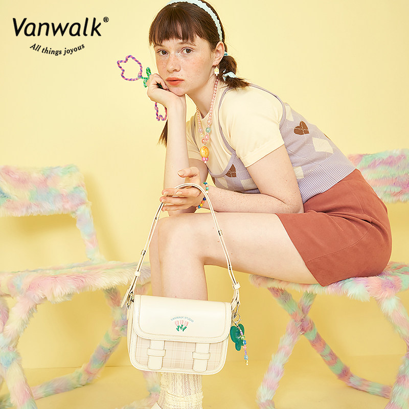 vanwalk caro联名夏季可爱感剑桥包 出走女士包袋
