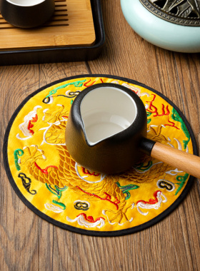 中国风刺绣龙圆形杯垫特色礼品
