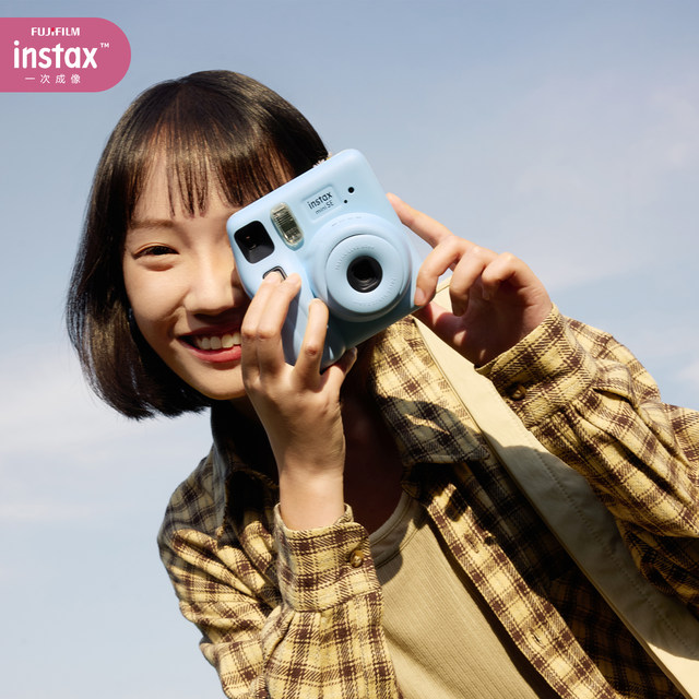 Fuji Polaroid miniSE camera is simple and practical Fuji Polaroid miniSE camera is simple and practical