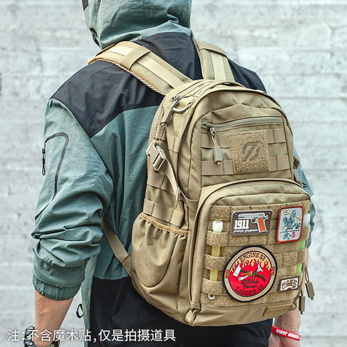 第7区 蜜獾户外登山军迷战术装备包24小时多功能突击行动双肩背包 - 图0