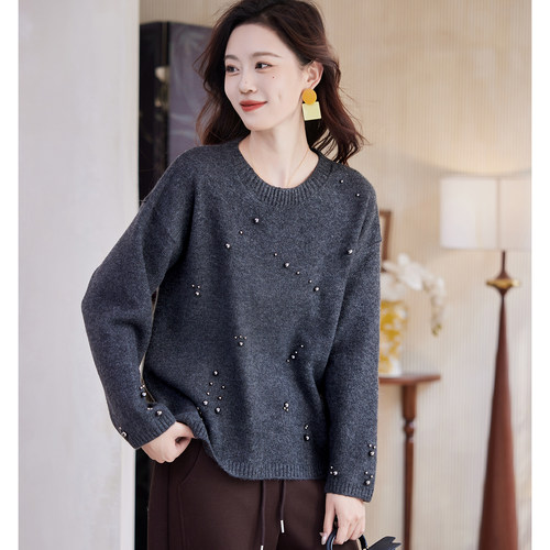 宝诗黎圆领钉珠慵懒毛衣女2026早春简约纯色休闲百搭宽松针织上衣 - 图2