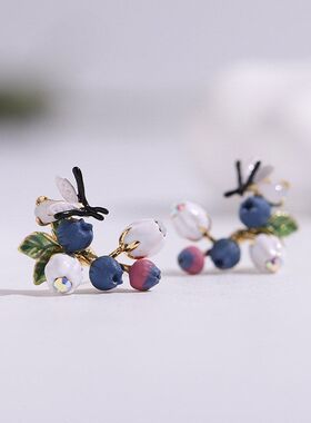 四季浆果蓝莓白花萤火虫绿叶金色