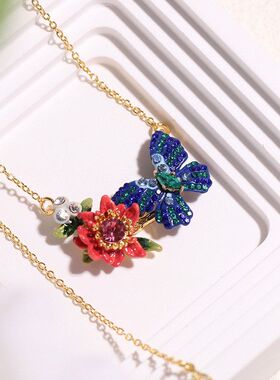 梦幻花园系列蓝色蝴蝶红色花朵