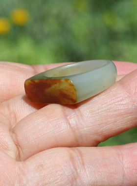 【小胡子玉器】和田玉 籽料 枣红皮 青白玉 18.3mm戒子