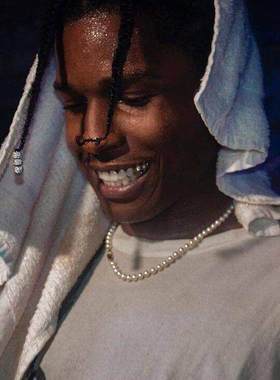 明星同款欧美简约十字架8-10珍珠母贝项链 嘻哈潮流情侣锁骨链