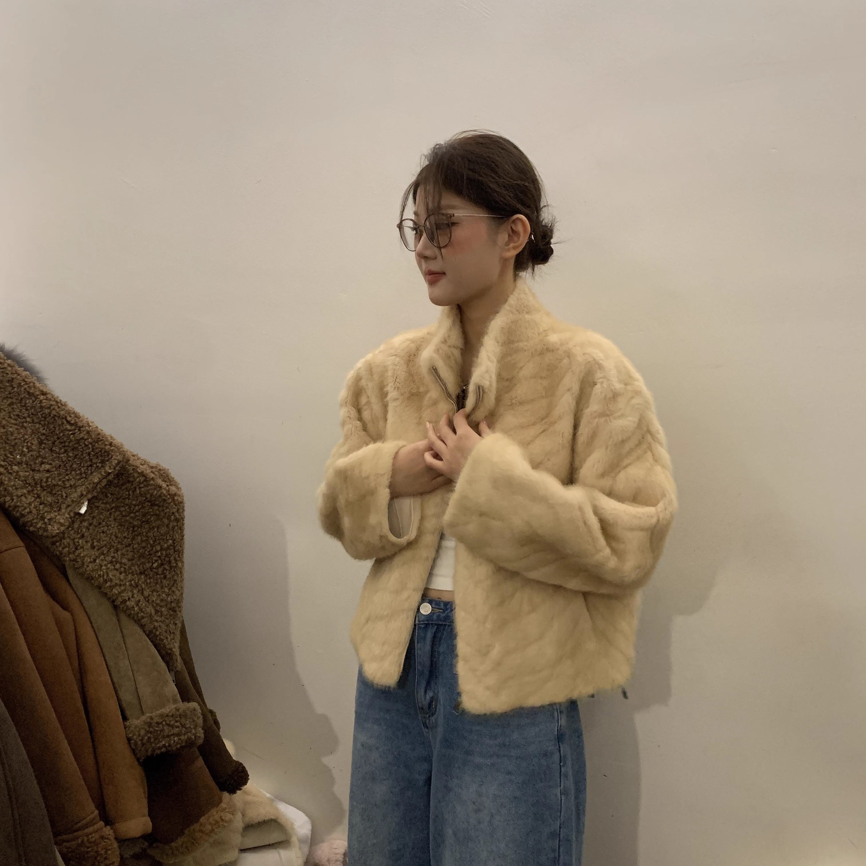 2025秋冬新款韩系时尚百搭立领保暖毛毛领皮草外套女短款拉链设计,淘宝优惠券,粉丝福利购,淘宝优惠卷