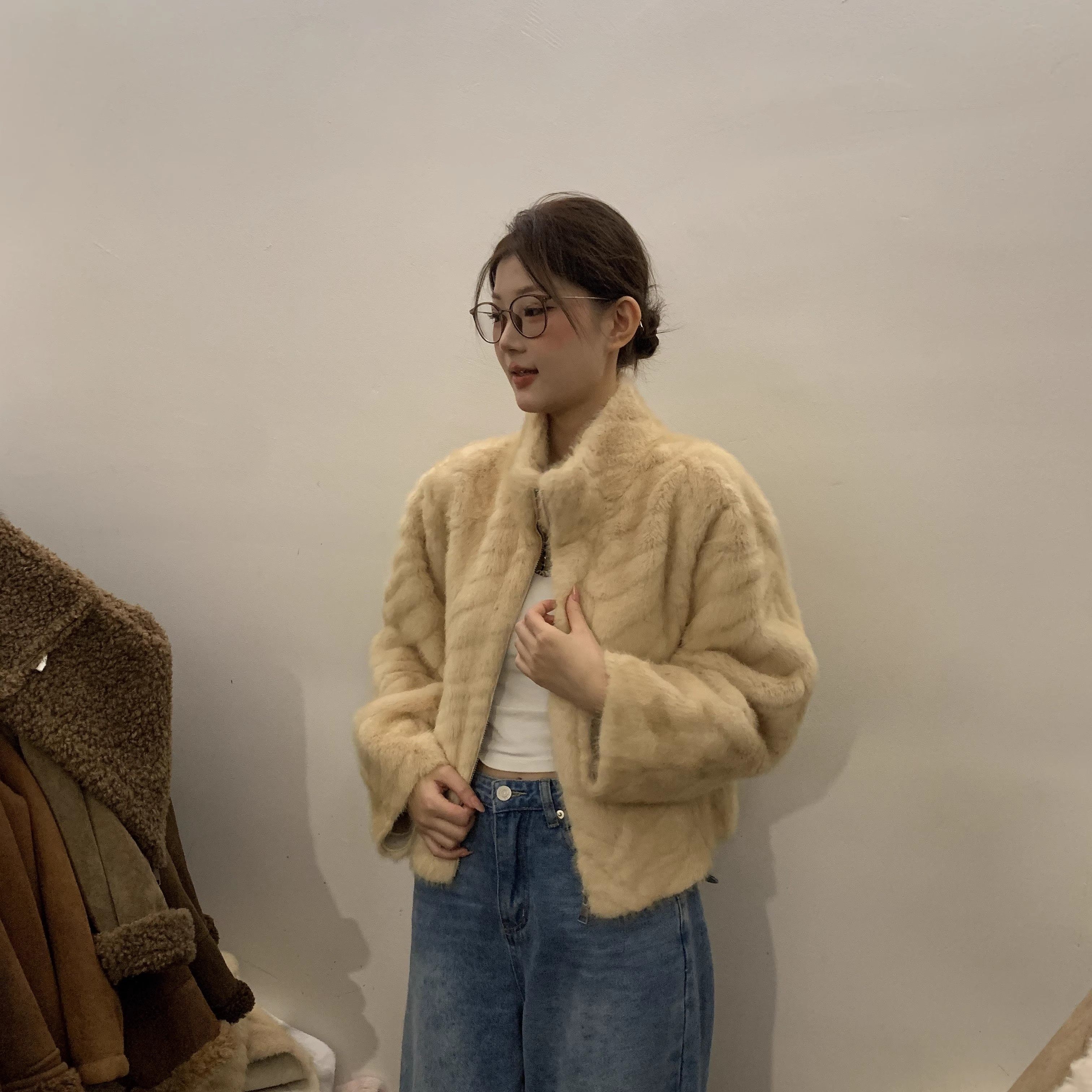 2025秋冬新款韩系时尚百搭立领保暖毛毛领皮草外套女短款拉链设计,淘宝优惠券,粉丝福利购,淘宝优惠卷