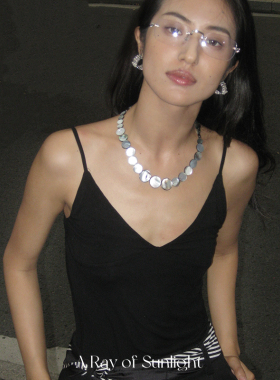 ARayofSunlight黑蝶贝项链