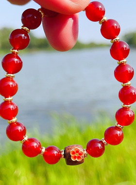 天然红玛瑙檀木沉香小花珠手串