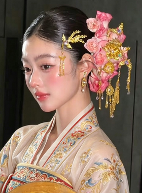2026新款中式新娘头饰古装秀禾服结婚发饰浅色流苏简约大气饰品