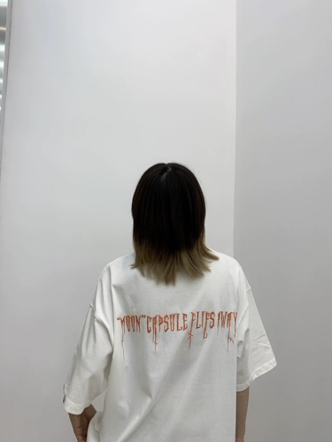 Летняя хлопковая дизайнерская футболка с коротким рукавом для влюбленных, свободный крой, тренд сезона, с вышивкой