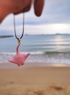 Clouseau原创手绘粉色珐琅蝠鲼