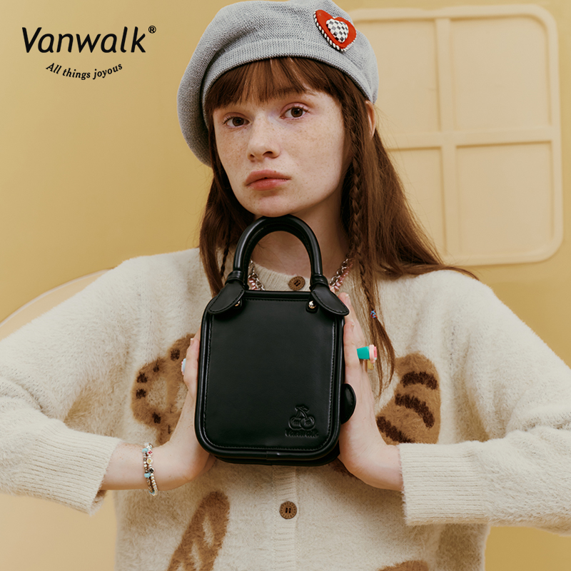 VANWALK/出走【199/2件】斜挎包女可爱高中学生小众手提单肩包