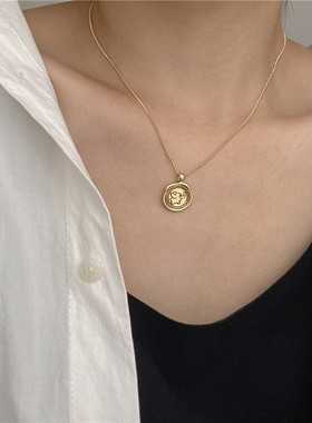 时尚项链小众轻奢锁骨链新款毛衣链女百搭简约装饰金色项链高级感