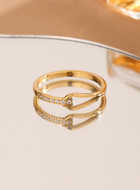 小众设计几何镶指水滴镂空钛钢不掉色百搭时尚爪镶食指戒指女