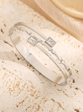 轻奢韩版感小众钛钢镶钻手镯女时尚个性简约百搭手环手饰