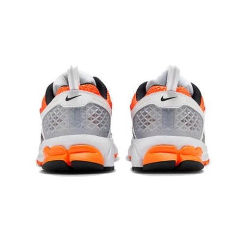NIKE/耐克 男大童VOMERO5（GS）儿童休闲运动复刻鞋 HF6998-800 - 图2