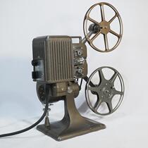 Western Antiquity USA Kodak Kodak 90A8 mm 8mm film Machine projecter at the mercy of old objects