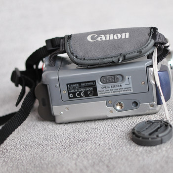 Canon/Canon MV600i retro tape camera handheld dv