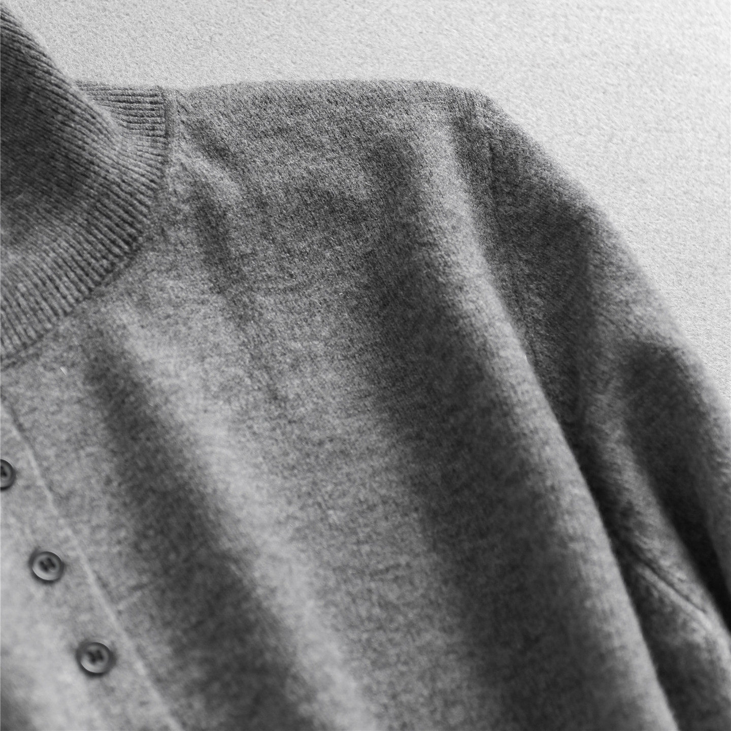 纯色高领单排扣羊毛混纺宽松毛衣25冬季新款内搭打底衫女毛衫M978 - 图1