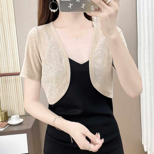 Cardigan ລະດູຮ້ອນສັ້ນທີ່ມີກະໂປງ suspender