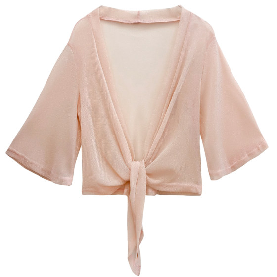 Pair a large size skirt with a sun protection lace shawl