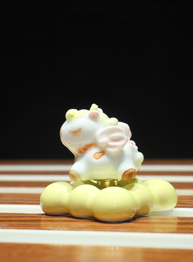 可爱小马陶瓷汽车桌面茶宠摆件