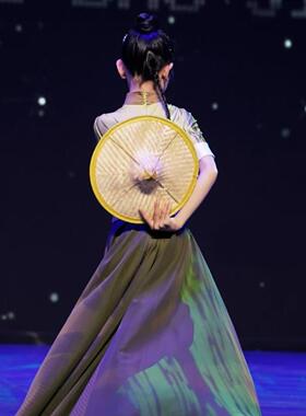 翘边平边两用舞蹈傣斗笠