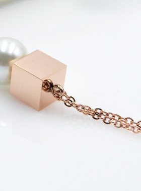 正方形珍珠钛钢玫瑰金锁骨项链