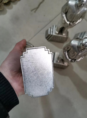 新品古玩铜器收藏合金铜毛主席像井冈山铜摆件家居装饰