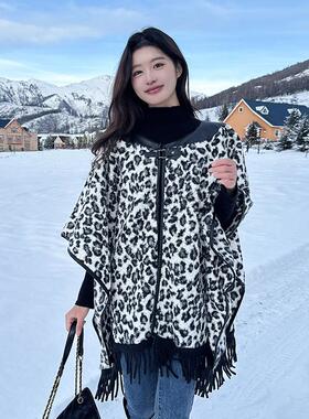 小众设计豹纹皮领披肩女宽松围巾坎肩百搭2026秋冬季新款斗篷外套