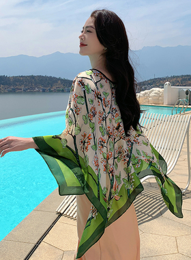 洋气缎面套头披肩套头衫夏季海边防晒披肩女沙滩巾百变纱巾多功能