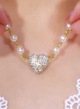 高级感爱心磁吸吊坠锁骨链