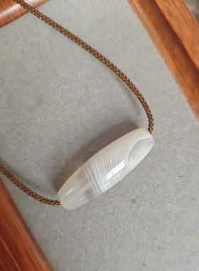 缠丝玛瑙玛瑙勒子  白色